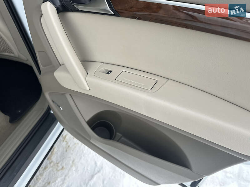 Позашляховик / Кросовер Audi Q7 2012 в Києві
