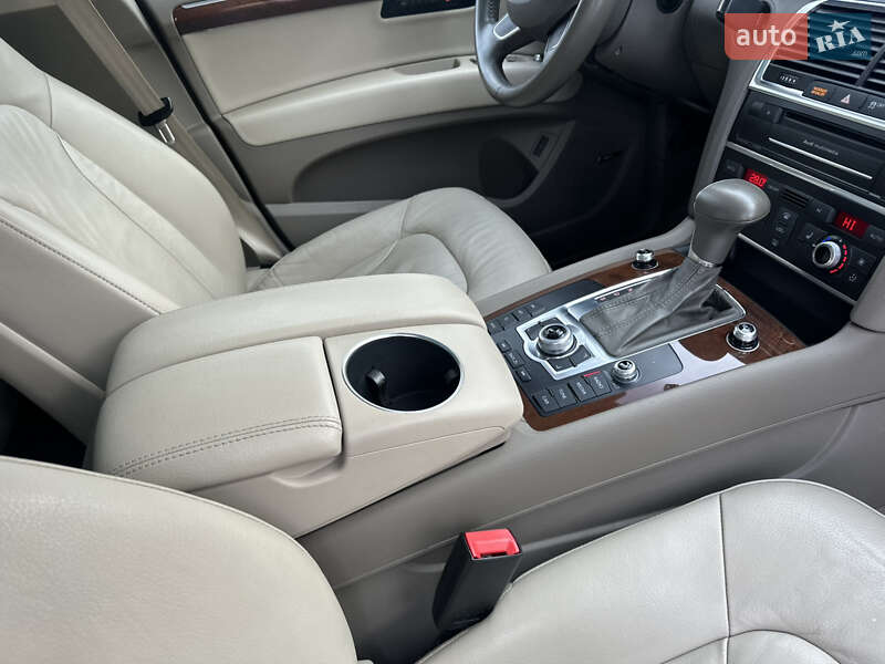 Позашляховик / Кросовер Audi Q7 2012 в Києві