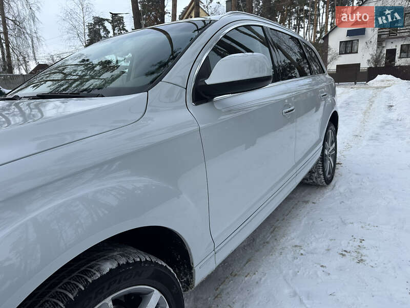 Позашляховик / Кросовер Audi Q7 2012 в Києві