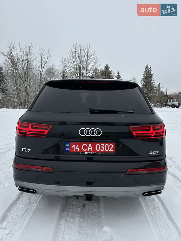 Внедорожник / Кроссовер Audi Q7 2015 в Рожнятове