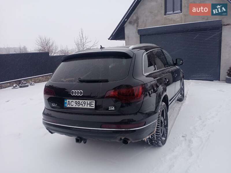 Позашляховик / Кросовер Audi Q7 2011 в Горохові