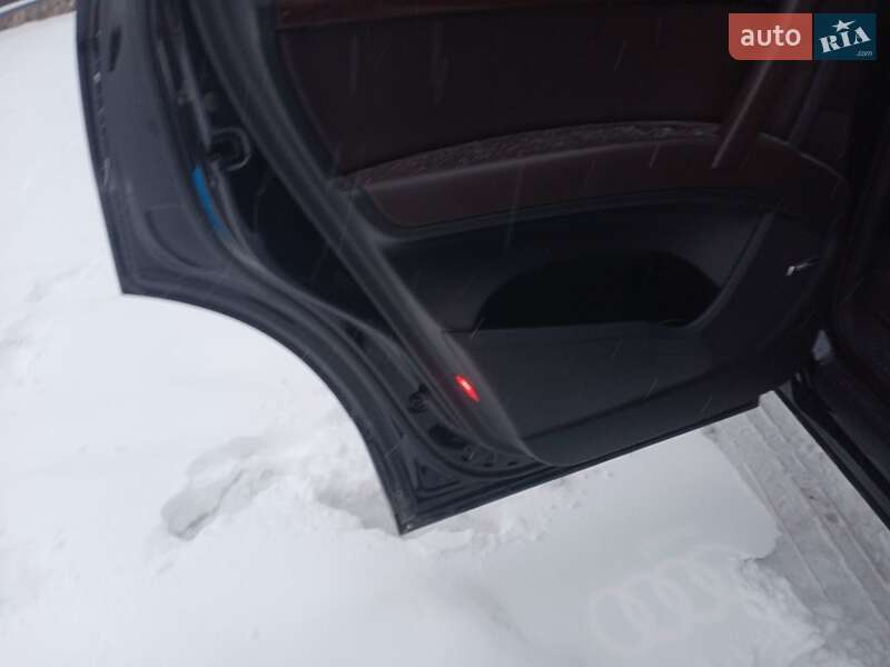 Позашляховик / Кросовер Audi Q7 2011 в Горохові