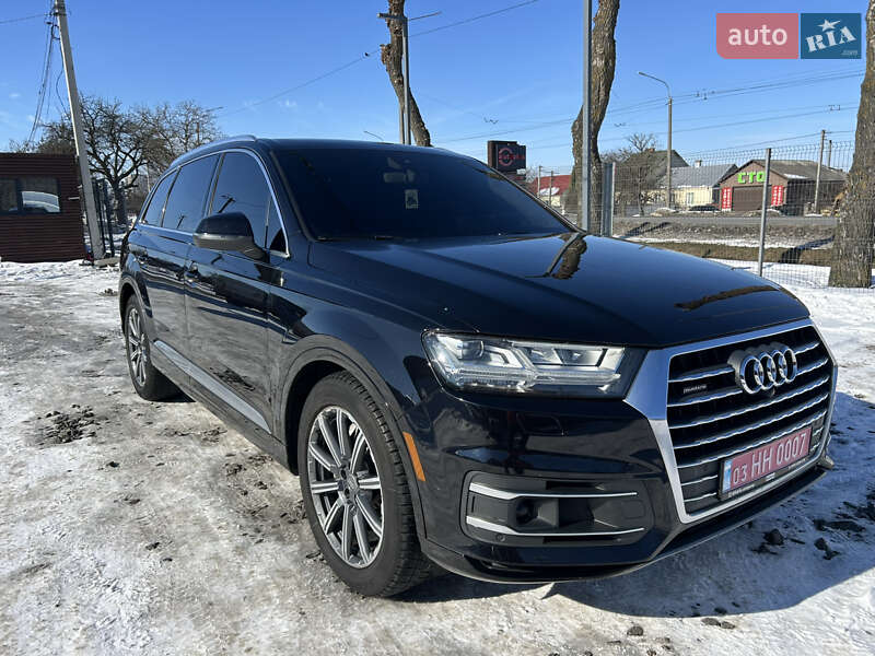 Позашляховик / Кросовер Audi Q7 2016 в Луцьку
