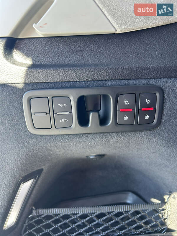 Позашляховик / Кросовер Audi Q7 2016 в Луцьку