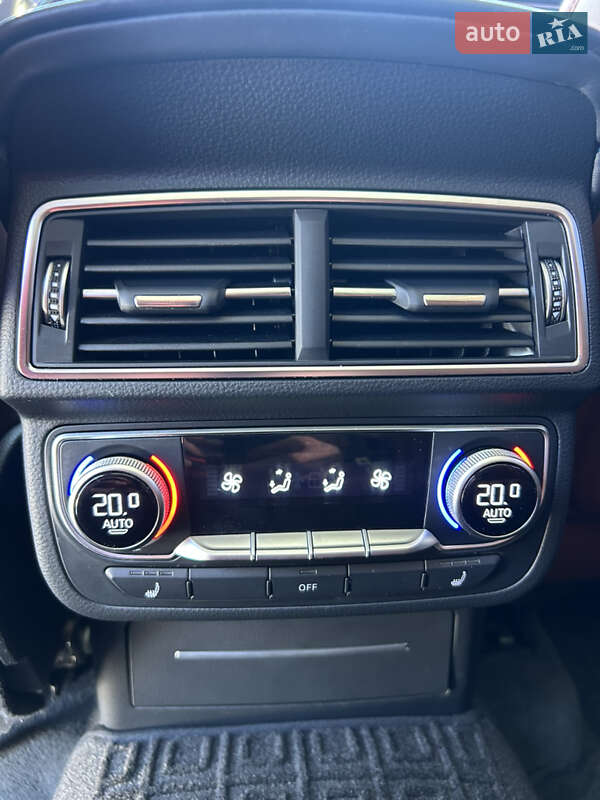 Позашляховик / Кросовер Audi Q7 2016 в Луцьку