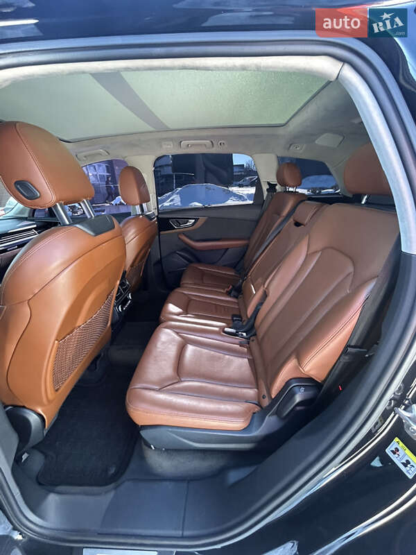 Позашляховик / Кросовер Audi Q7 2016 в Луцьку