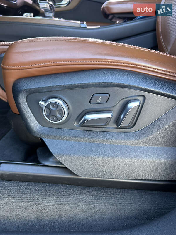 Позашляховик / Кросовер Audi Q7 2016 в Луцьку