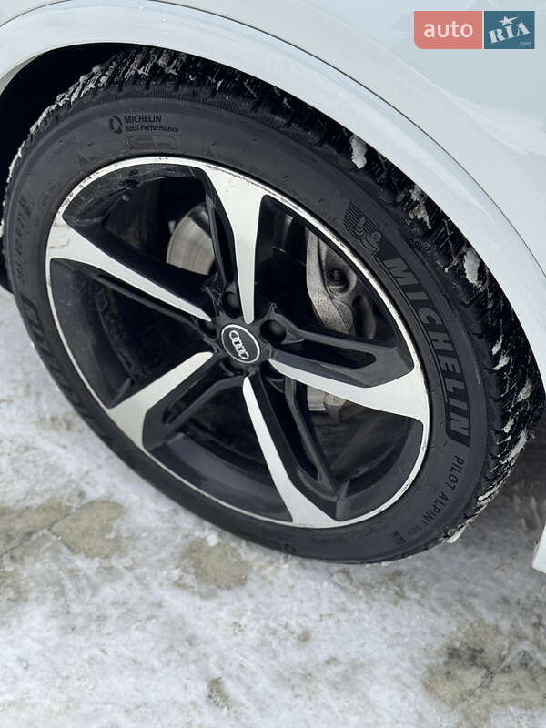 Позашляховик / Кросовер Audi Q7 2017 в Львові