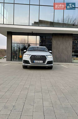 Позашляховик / Кросовер Audi Q7 2015 в Ужгороді