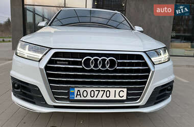 Позашляховик / Кросовер Audi Q7 2015 в Ужгороді