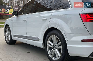 Позашляховик / Кросовер Audi Q7 2015 в Ужгороді