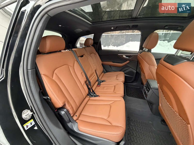Внедорожник / Кроссовер Audi Q7 2024 в Киеве
