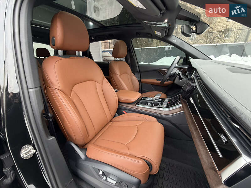 Внедорожник / Кроссовер Audi Q7 2024 в Киеве
