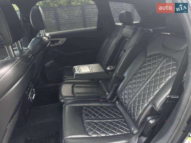 Внедорожник / Кроссовер Audi Q7 2016 в Житомире