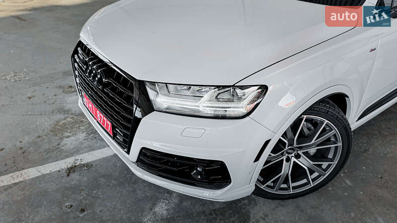 Внедорожник / Кроссовер Audi Q7 2019 в Ровно