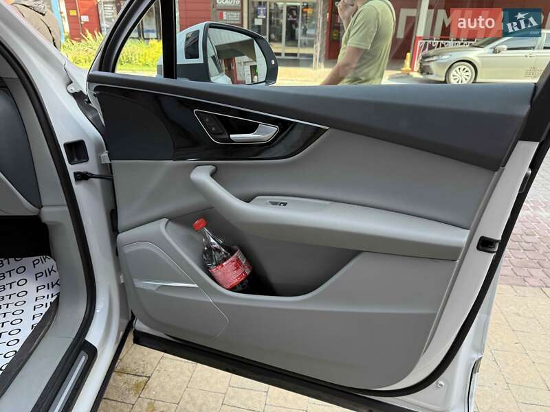 Позашляховик / Кросовер Audi Q7 2018 в Львові