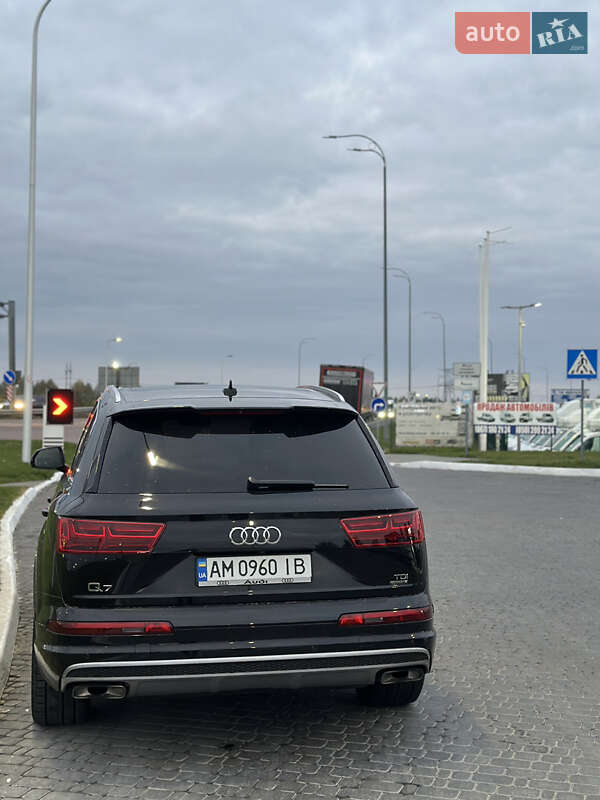 Внедорожник / Кроссовер Audi Q7 2016 в Житомире