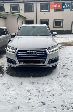 Позашляховик / Кросовер Audi Q7 2018 в Ужгороді