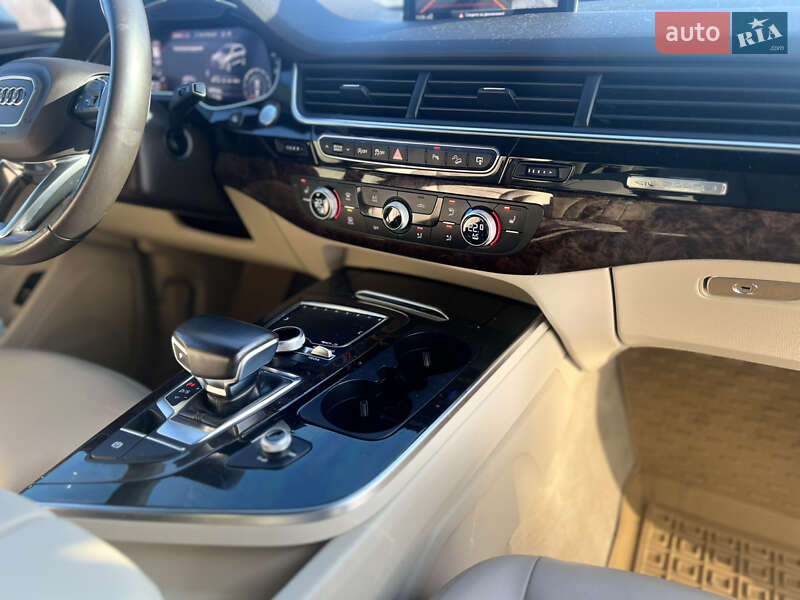 Внедорожник / Кроссовер Audi Q7 2016 в Ковеле