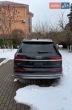 Внедорожник / Кроссовер Audi Q7 2020 в Киеве