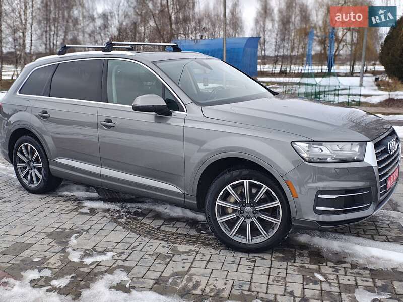 Внедорожник / Кроссовер Audi Q7 2017 в Ровно