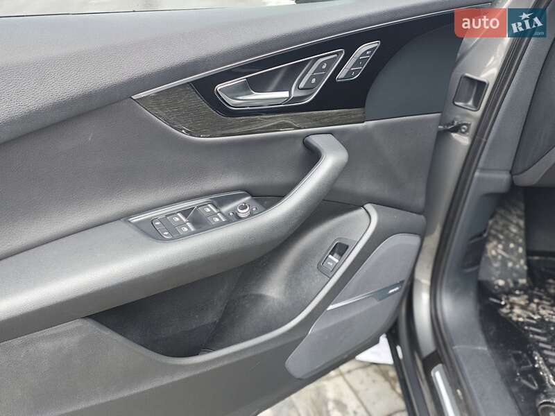 Внедорожник / Кроссовер Audi Q7 2017 в Ровно