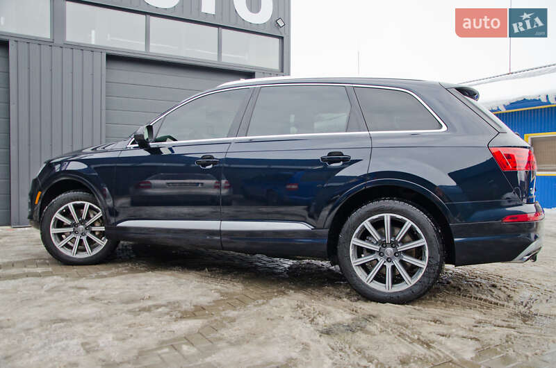 Внедорожник / Кроссовер Audi Q7 2016 в Сарнах