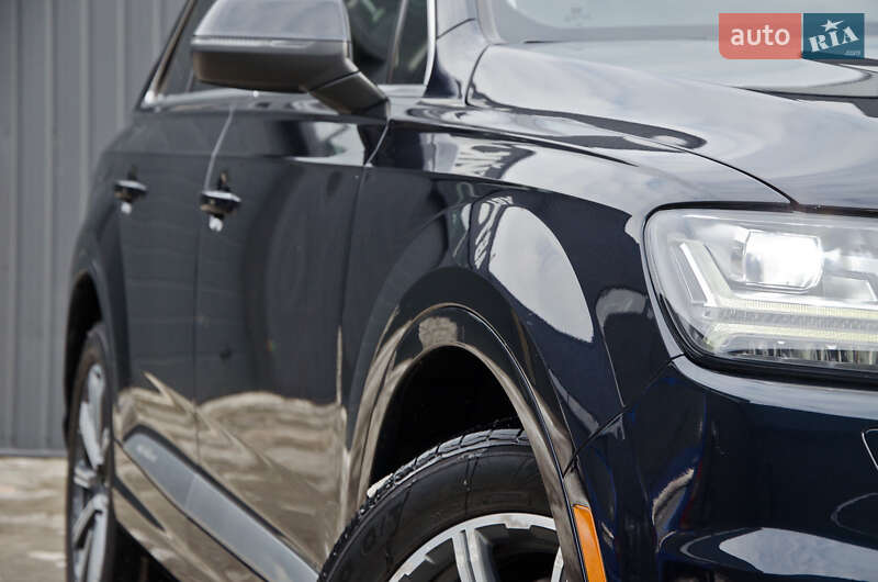 Внедорожник / Кроссовер Audi Q7 2016 в Сарнах