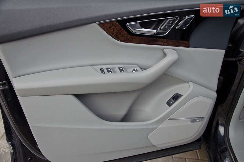 Внедорожник / Кроссовер Audi Q7 2016 в Сарнах