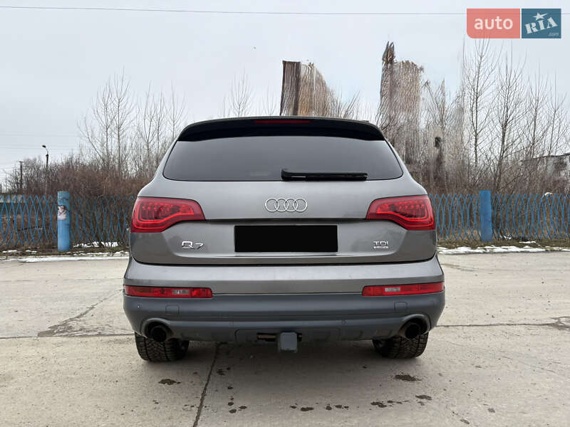 Внедорожник / Кроссовер Audi Q7 2011 в Черновцах