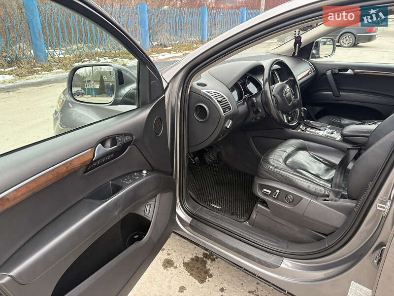 Внедорожник / Кроссовер Audi Q7 2011 в Черновцах