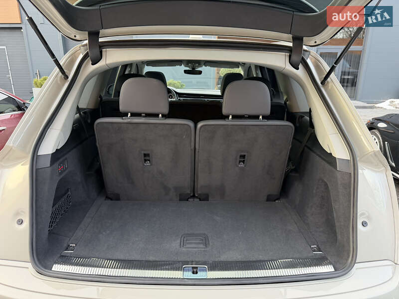 Позашляховик / Кросовер Audi Q7 2023 в Києві