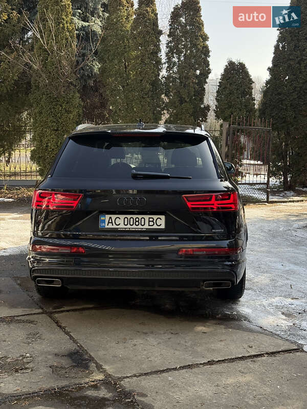 Позашляховик / Кросовер Audi Q7 2018 в Луцьку
