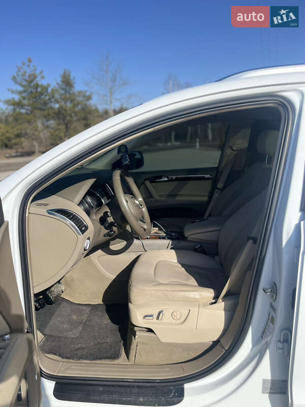 Позашляховик / Кросовер Audi Q7 2014 в Луцьку