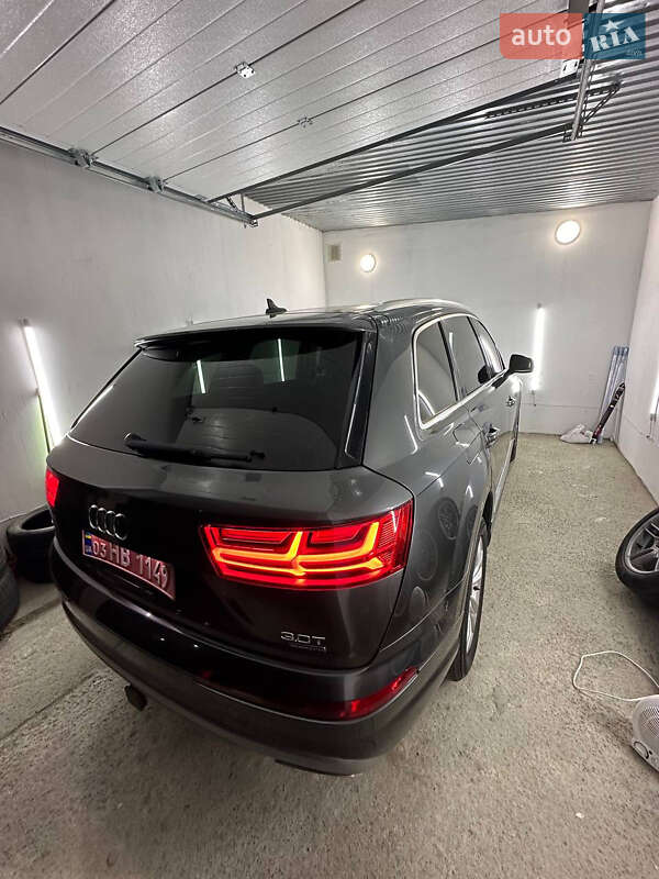 Позашляховик / Кросовер Audi Q7 2018 в Рівному