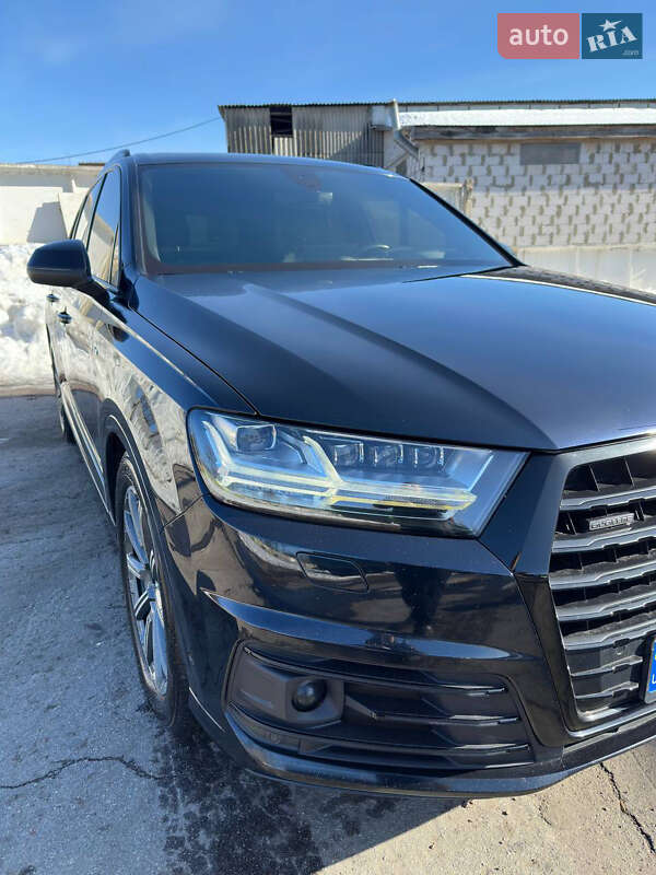Внедорожник / Кроссовер Audi Q7 2017 в Житомире