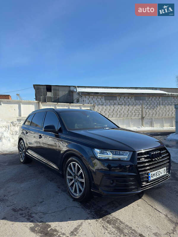 Внедорожник / Кроссовер Audi Q7 2017 в Житомире