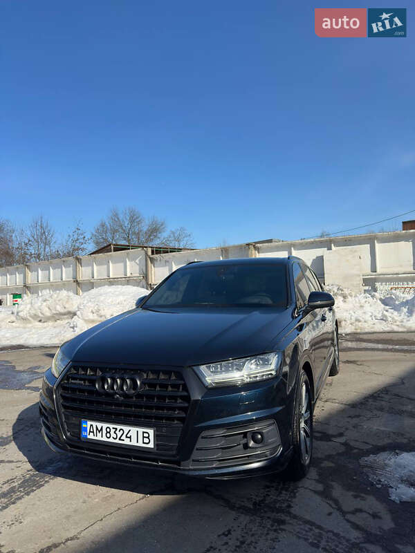 Внедорожник / Кроссовер Audi Q7 2017 в Житомире