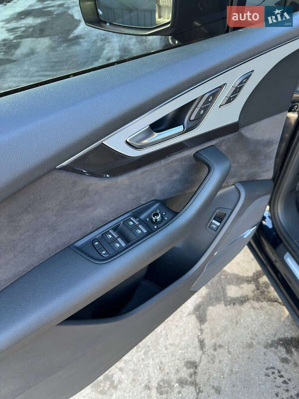 Внедорожник / Кроссовер Audi Q7 2017 в Житомире