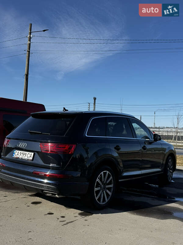 Позашляховик / Кросовер Audi Q7 2016 в Умані