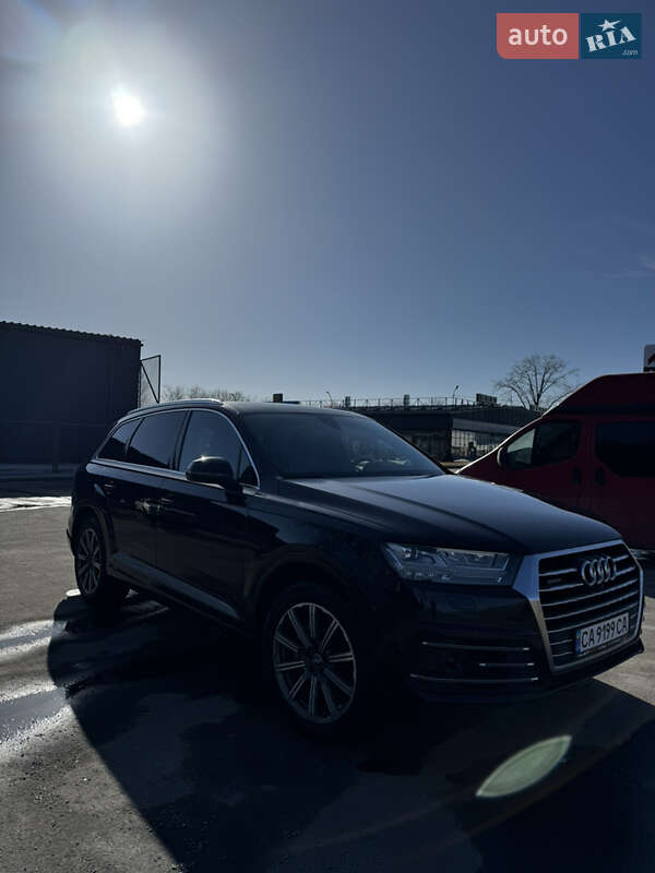 Позашляховик / Кросовер Audi Q7 2016 в Умані