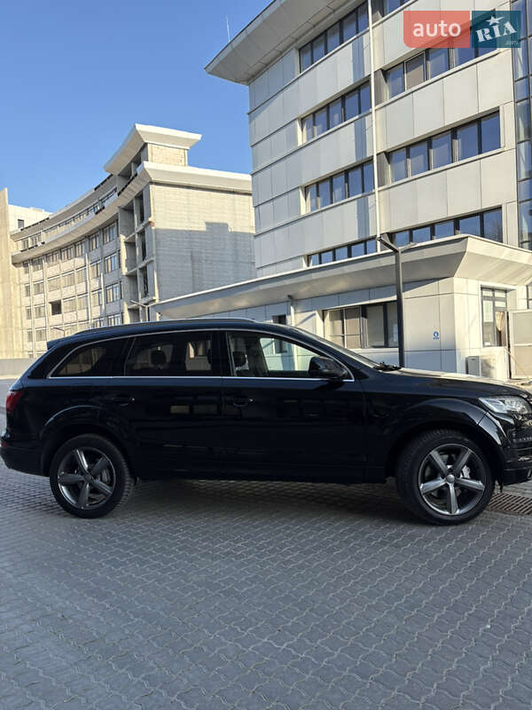 Позашляховик / Кросовер Audi Q7 2010 в Одесі