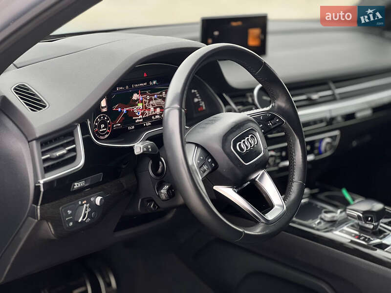 Позашляховик / Кросовер Audi Q7 2017 в Києві