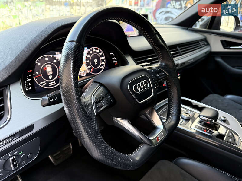 Внедорожник / Кроссовер Audi Q7 2017 в Одессе