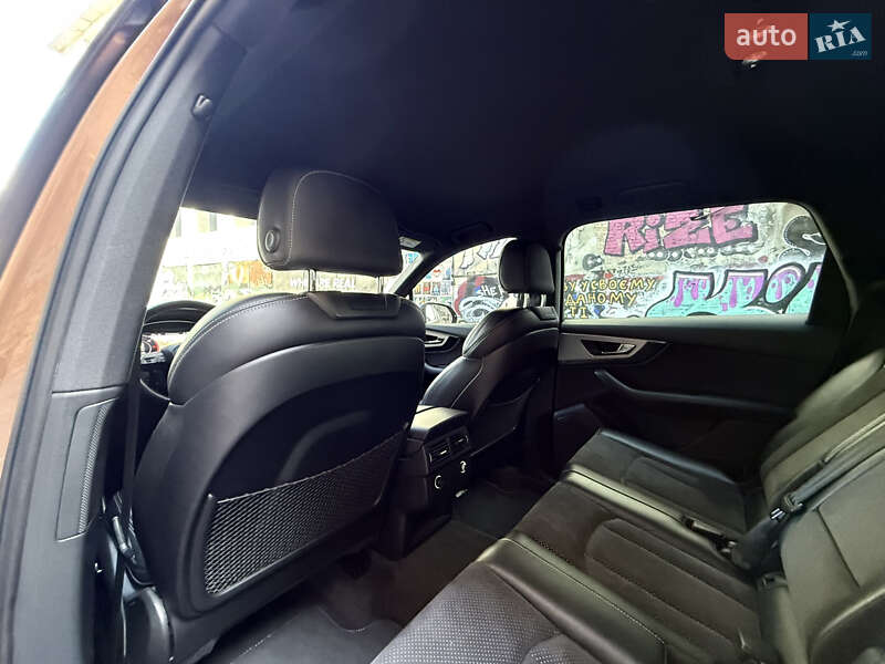 Внедорожник / Кроссовер Audi Q7 2017 в Одессе