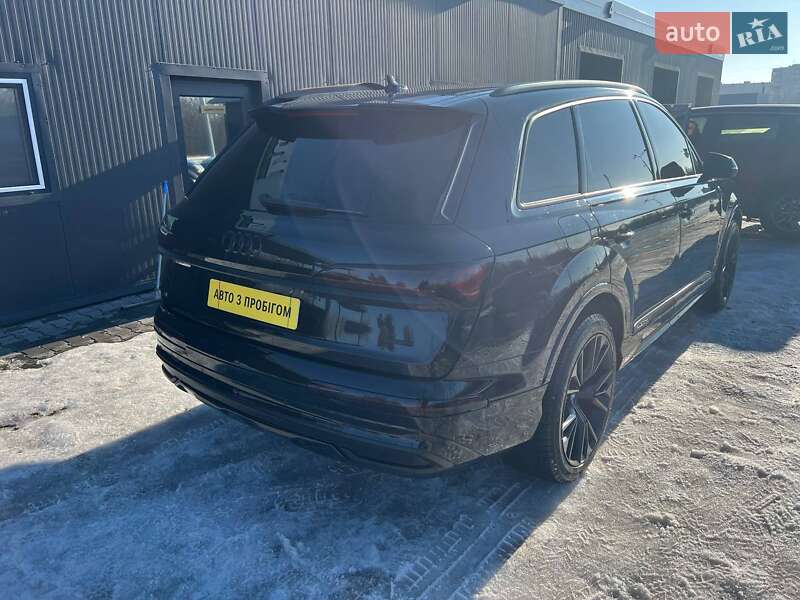 Позашляховик / Кросовер Audi Q7 2022 в Полтаві