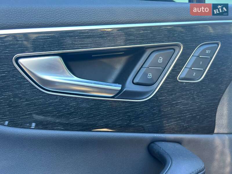 Позашляховик / Кросовер Audi Q7 2022 в Полтаві