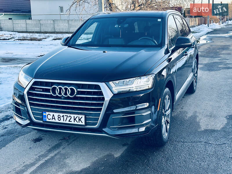 Позашляховик / Кросовер Audi Q7 2016 в Городищеві