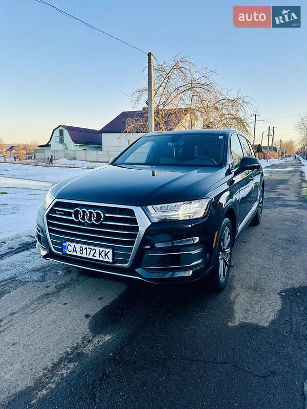 Позашляховик / Кросовер Audi Q7 2016 в Городищеві