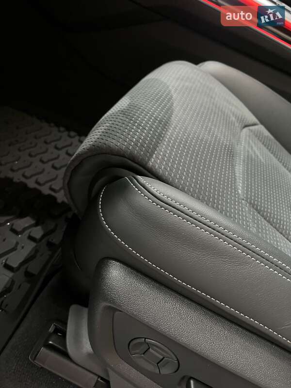 Позашляховик / Кросовер Audi Q7 2025 в Дніпрі